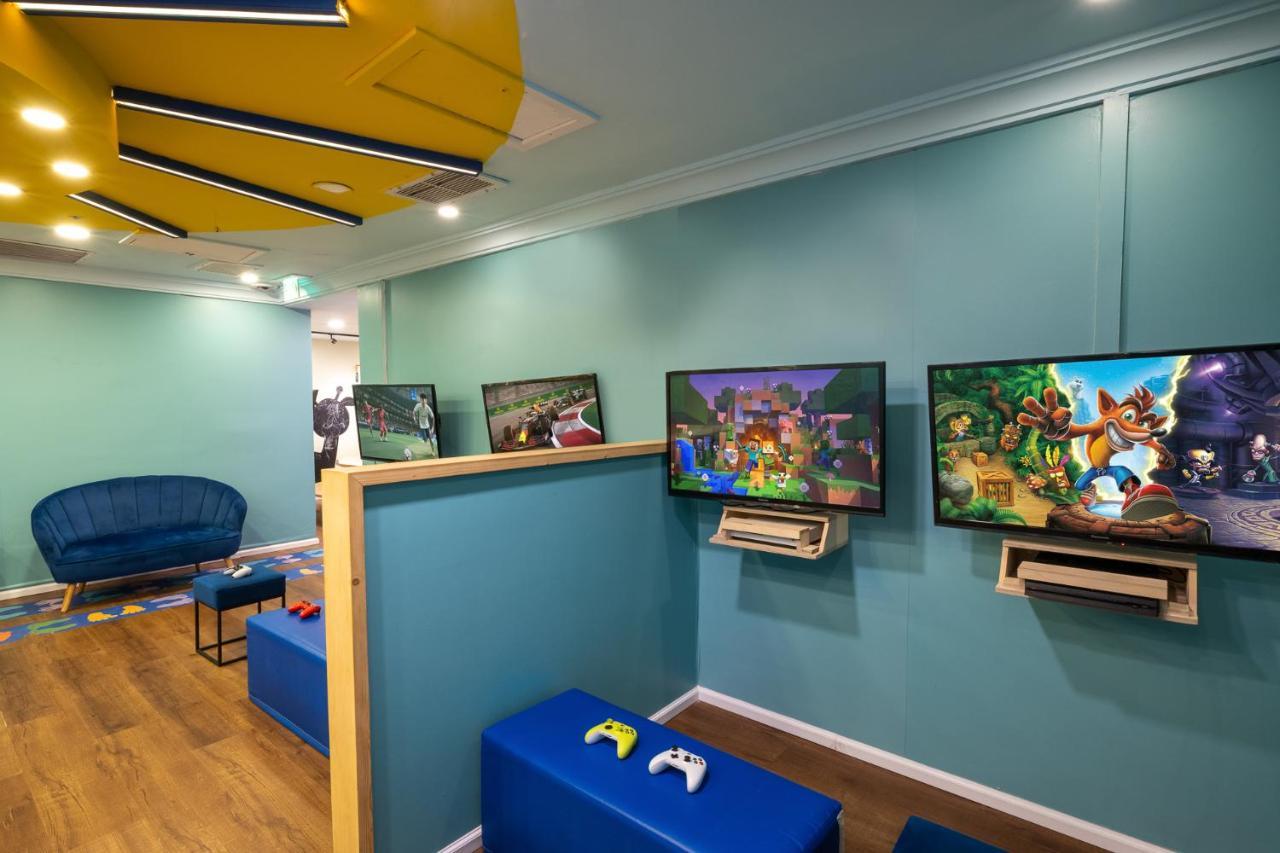 Aria Otel Eilat Dış mekan fotoğraf The video game room at the hospital
