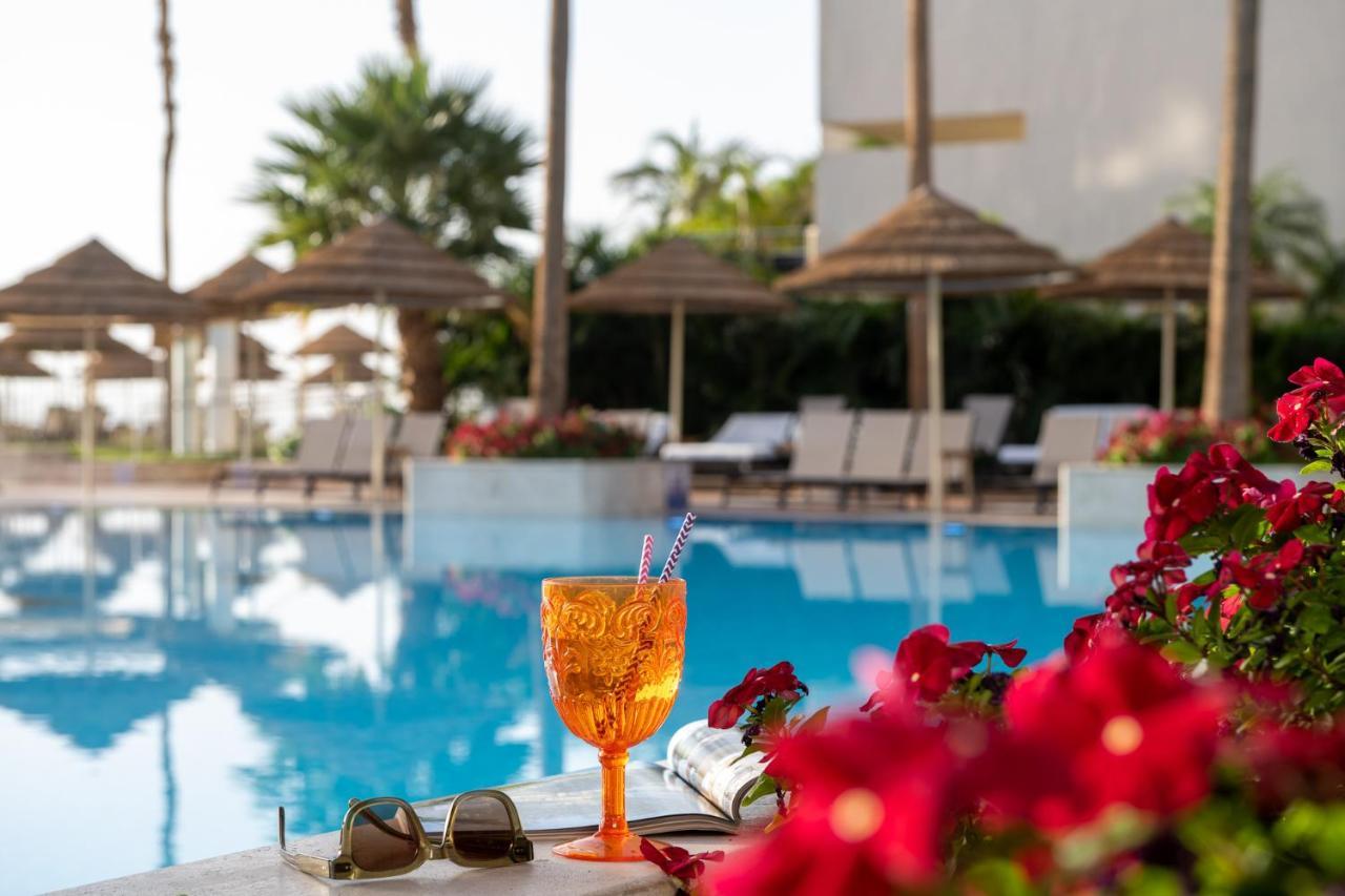Aria Otel Eilat Dış mekan fotoğraf A glass of Aperol Spritz